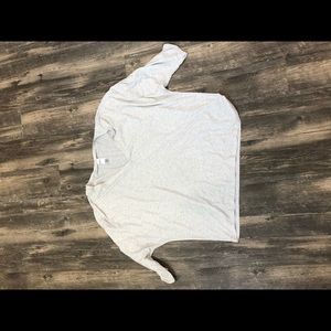 grey/white 1/4 sleeve tee